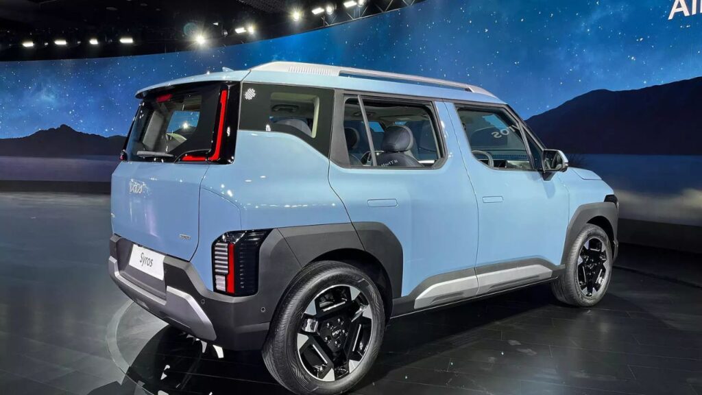 मार्किट में Nexon को टक्कर देने आया Kia Ceross कार, कीमत और स्पेसिफिकेशन देखे। 1 Kia Ceross